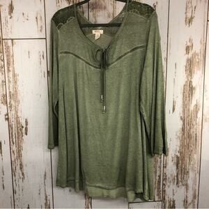 Madison & Berkeley Tunic, Size Large.  In good used condition!